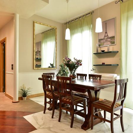 Elegant & Cozy Apartment In The Heart Of Рим Екстериор снимка