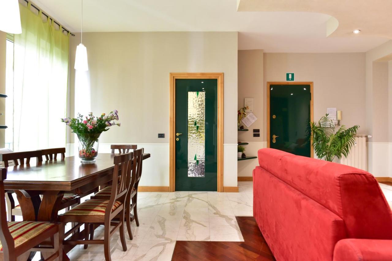 Elegant & Cozy Apartment In The Heart Of Рим Екстериор снимка