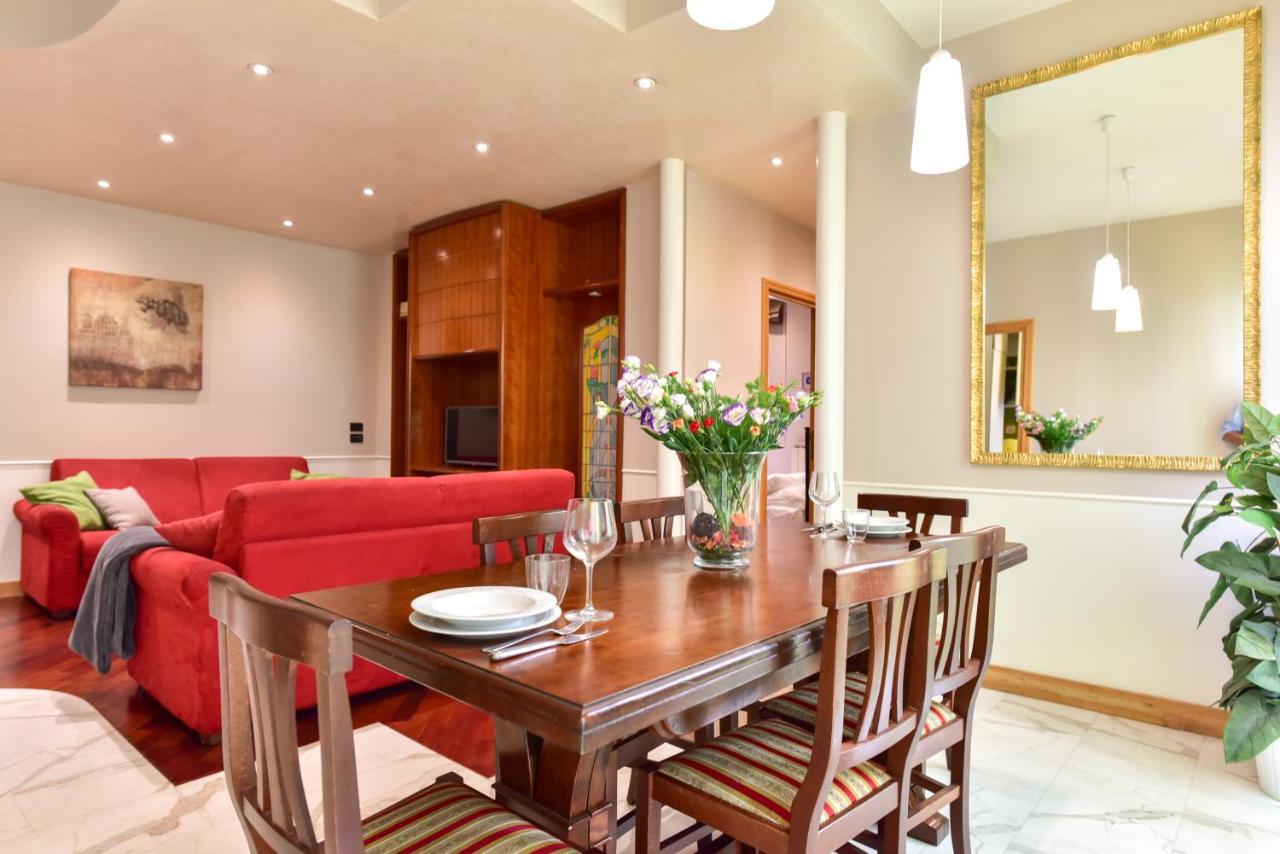 Elegant & Cozy Apartment In The Heart Of Рим Екстериор снимка