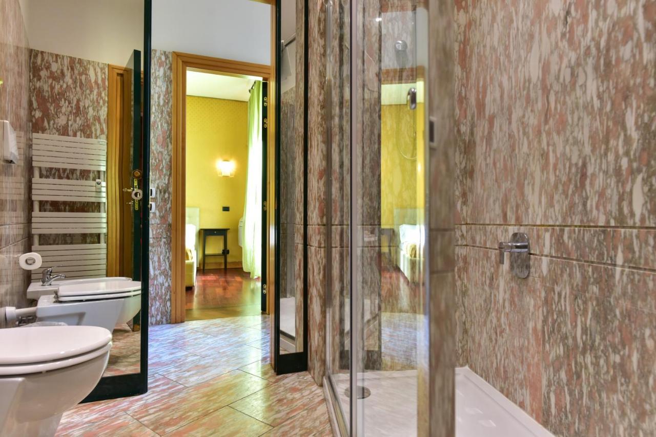 Elegant & Cozy Apartment In The Heart Of Рим Екстериор снимка