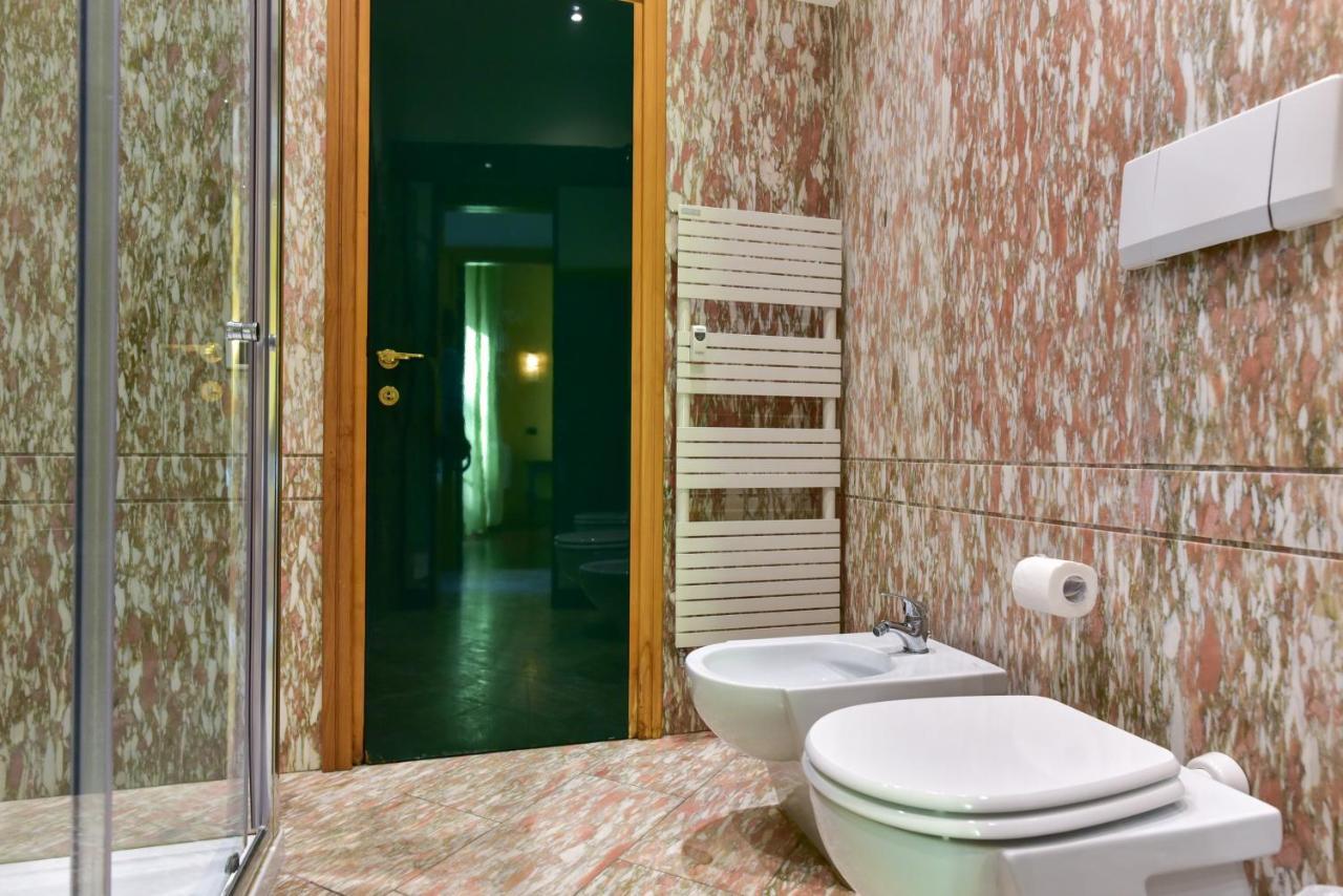Elegant & Cozy Apartment In The Heart Of Рим Екстериор снимка